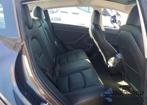 2022 Tesla Model 3 z USA, uszkodzony, nr VIN 5YJ3E1EB9NF184006